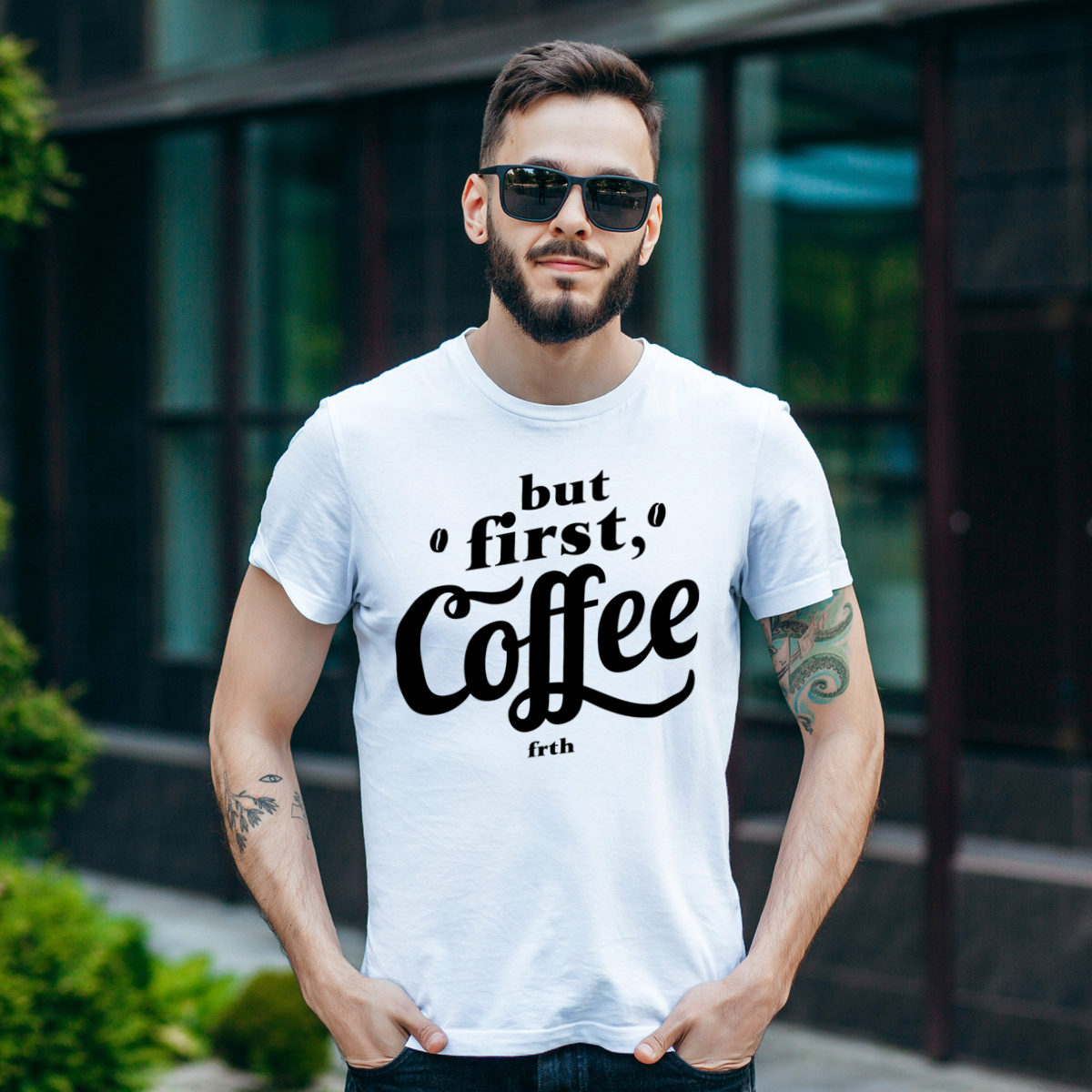 But First Coffee - Męska Koszulka Biała