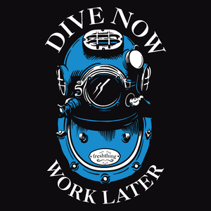 Dive Now Work Later - Męska Koszulka Czarna