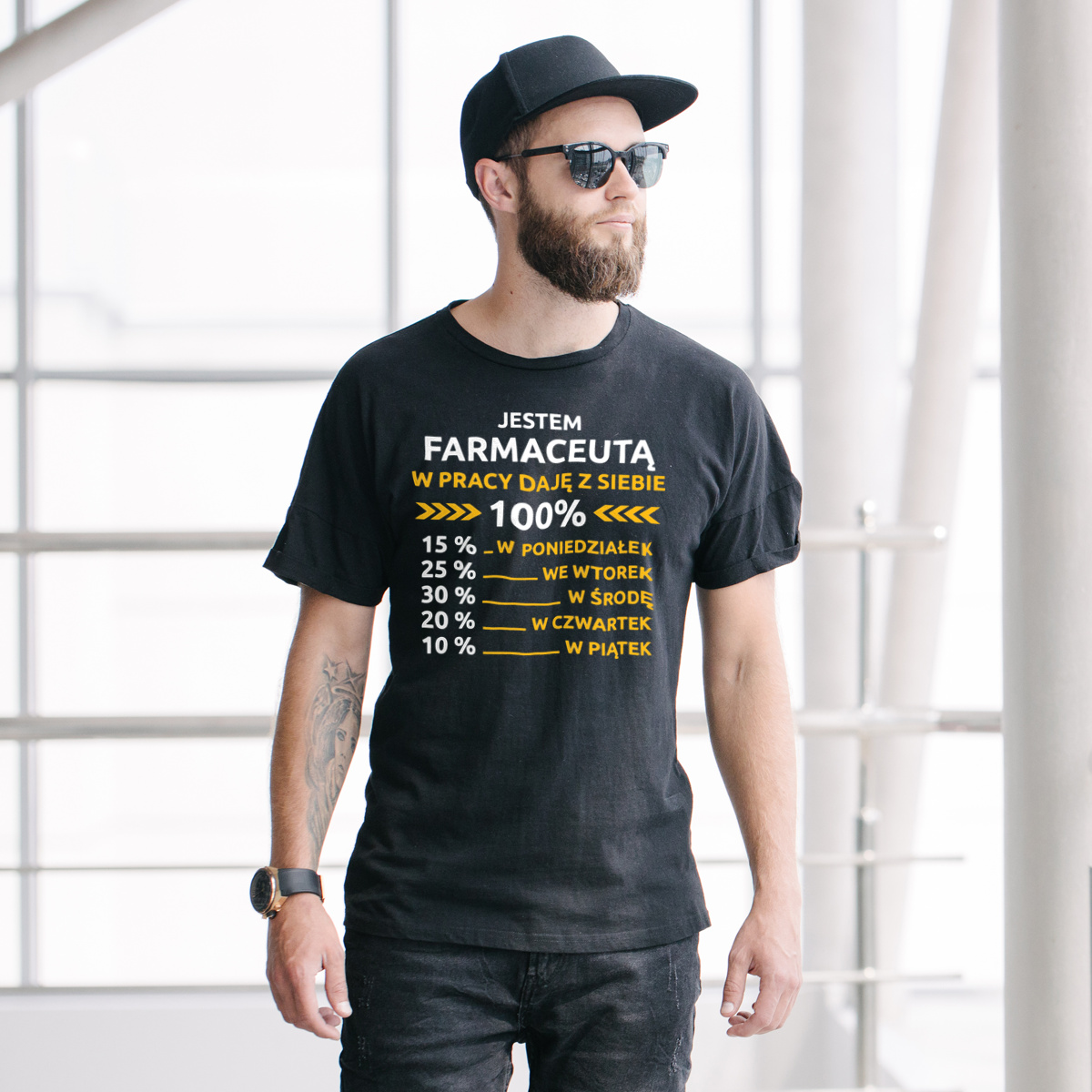 Farmaceuta W Pracy Daje Z Siebie 100%  - Męska Koszulka Czarna