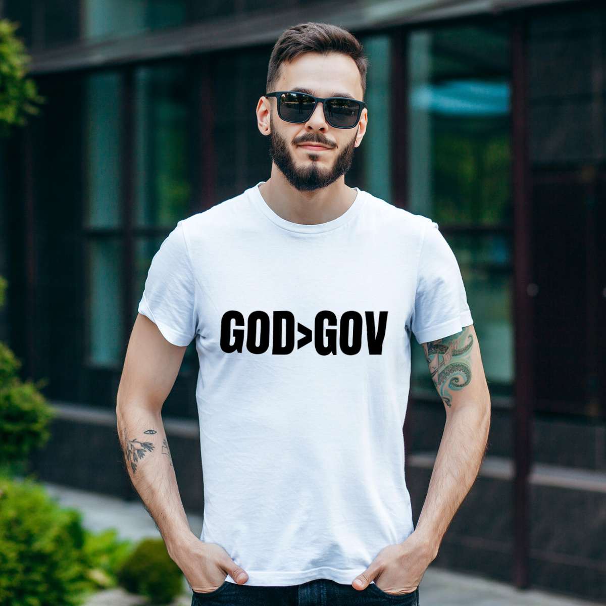 God Goverment Bóg Rząd Państwo - Męska Koszulka Biała