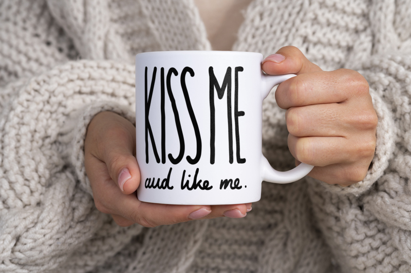 Kiss Me - Kubek Biały
