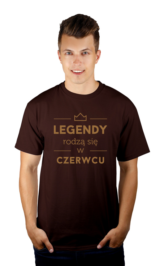 Legendy Rodzą Się w Czerwcu - Męska Koszulka Czekoladowa