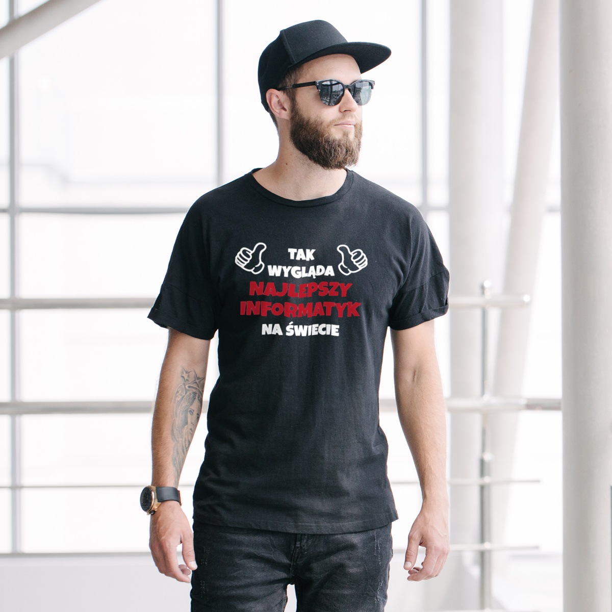 Tak Wygląda Najlepszy Informatyk Na Świecie - Męska Koszulka Czarna